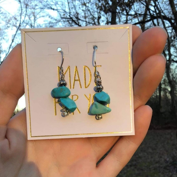 Earrings - Picture 2 of 14